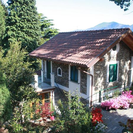 La Camelia D'Oro Apartman Oggebio Kültér fotó