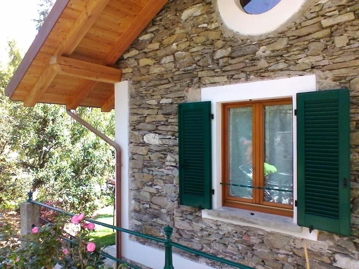 La Camelia D'Oro Apartman Oggebio Kültér fotó